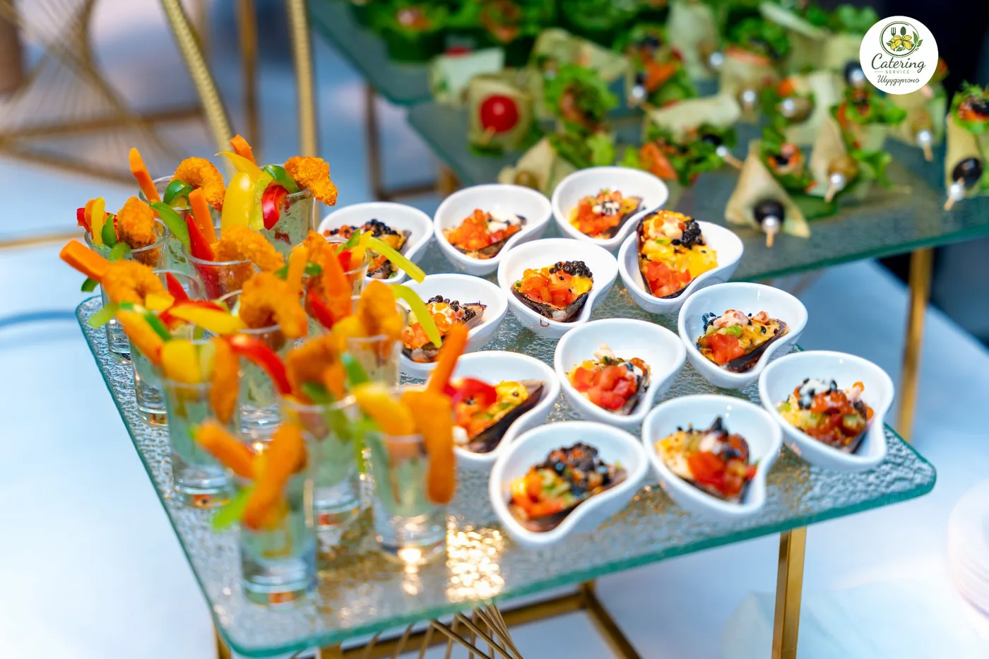 Appetizer bowls and veggie shots
